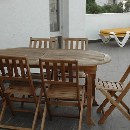 By The Sea Apartment *
